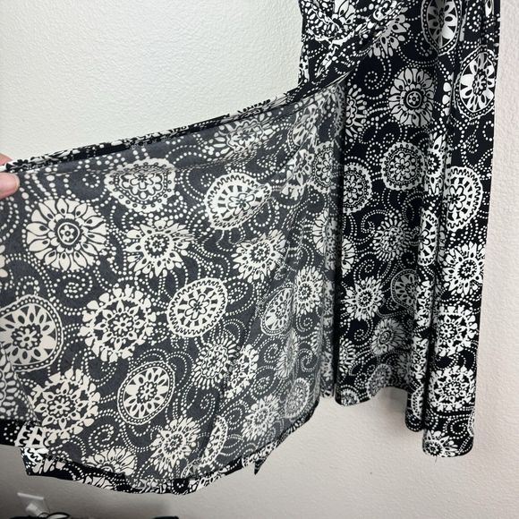 Harold’s Floral Mandala Midi Wrap Dress 3/4 Sleeve Black White 0 - Picture 5 of 16